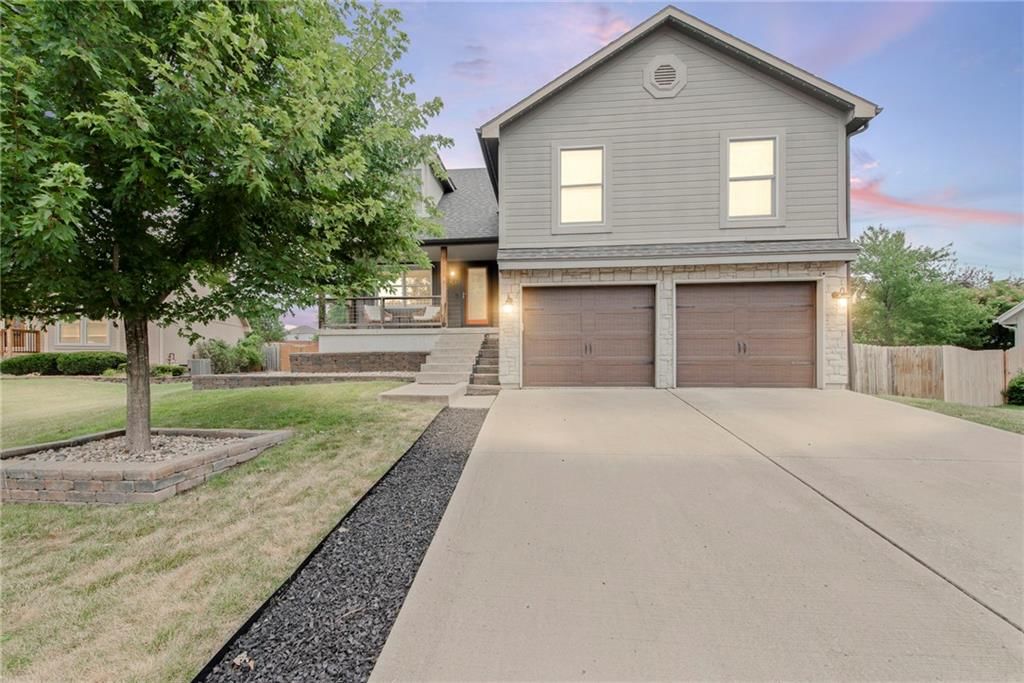 7549 N Tullis Avenue — photo 4