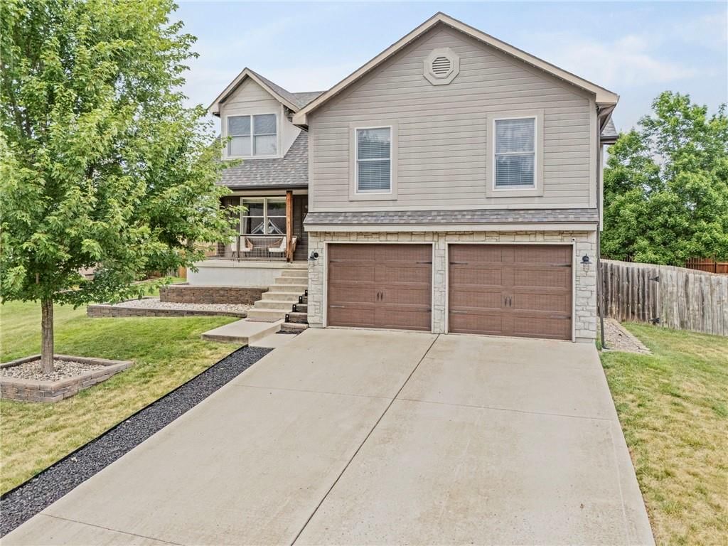 7549 N Tullis Avenue — photo 5