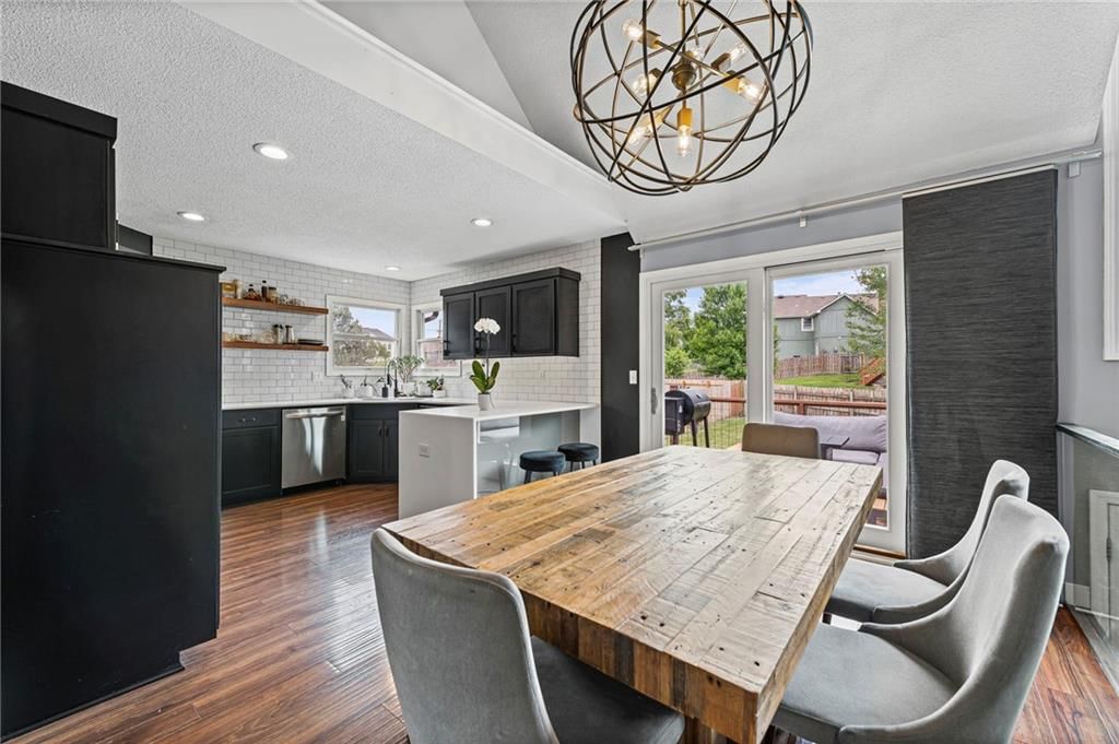 7549 N Tullis Avenue — photo 13