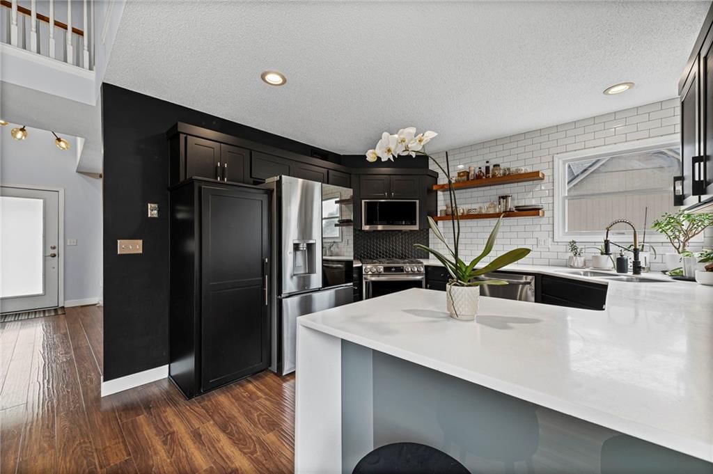 7549 N Tullis Avenue — photo 16