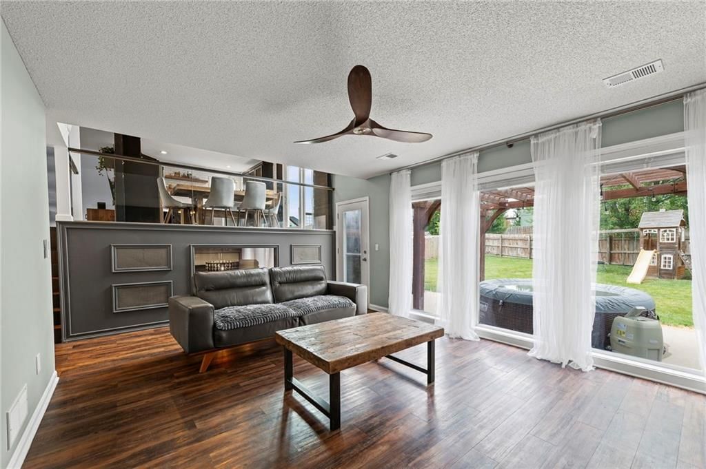 7549 N Tullis Avenue — photo 23