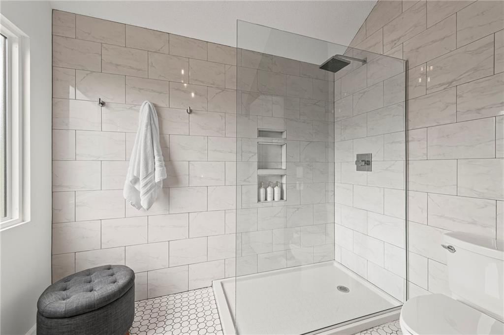 7549 N Tullis Avenue — photo 29