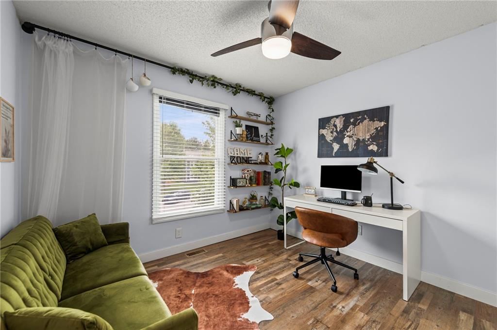 7549 N Tullis Avenue — photo 35