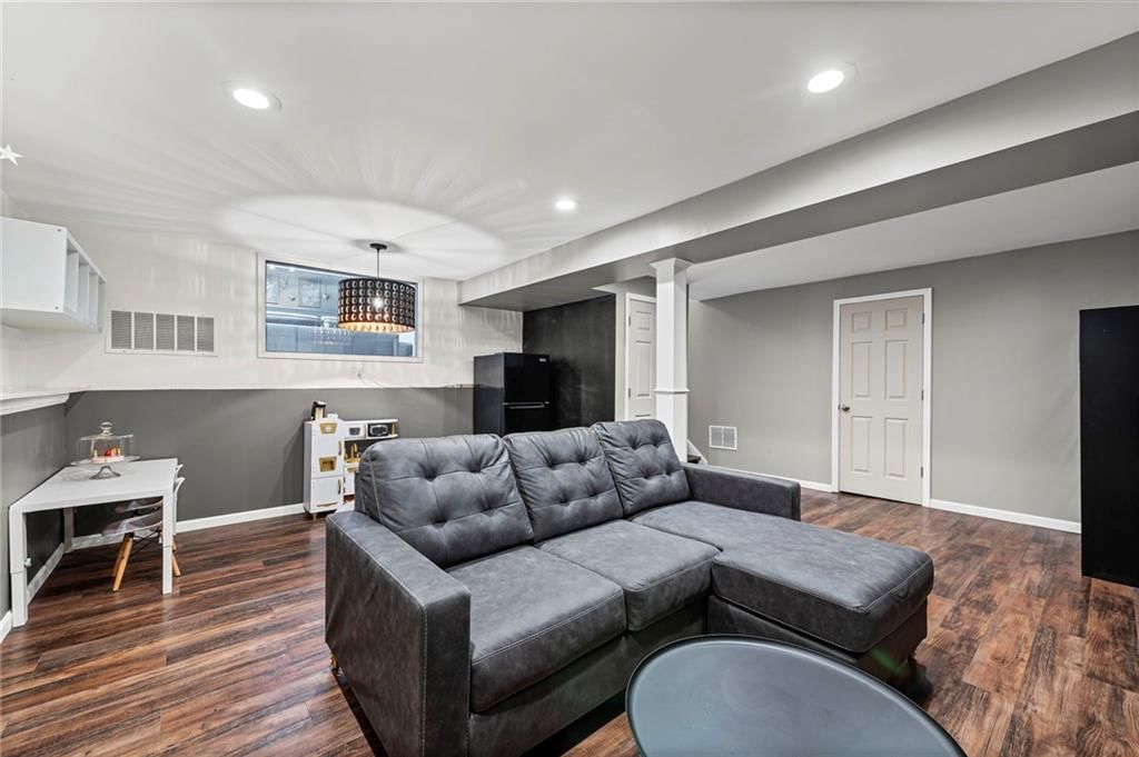 7549 N Tullis Avenue — photo 40