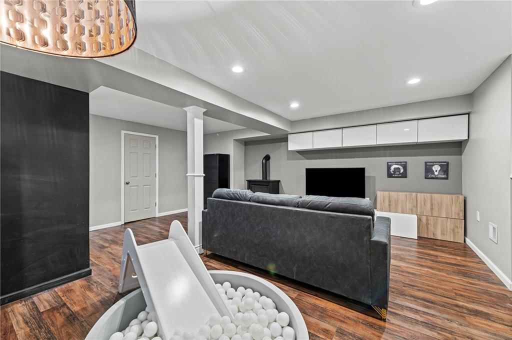 7549 N Tullis Avenue — photo 41