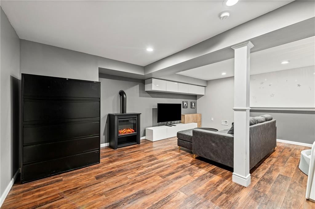 7549 N Tullis Avenue — photo 43
