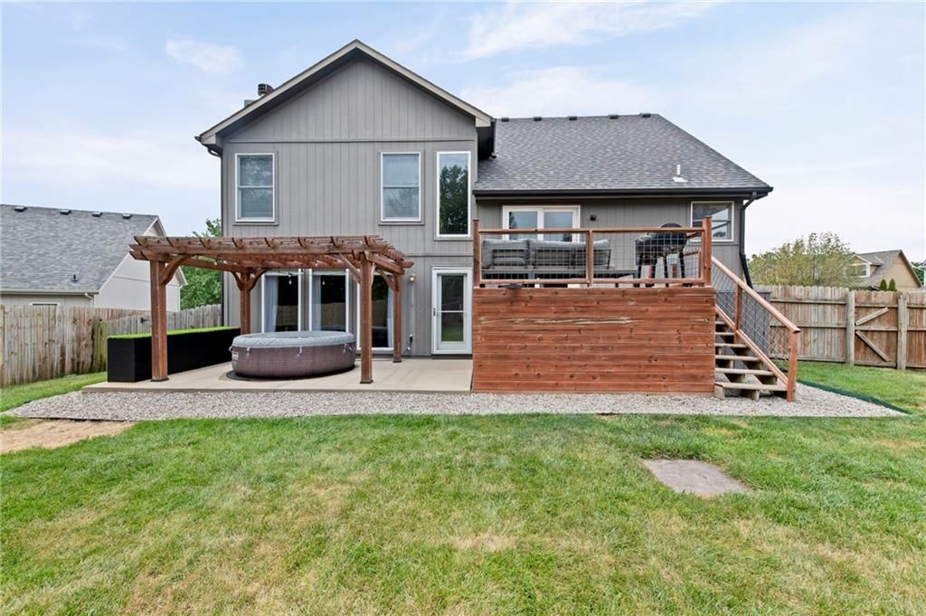 7549 N Tullis Avenue — photo 44