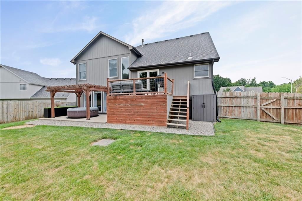 7549 N Tullis Avenue — photo 47