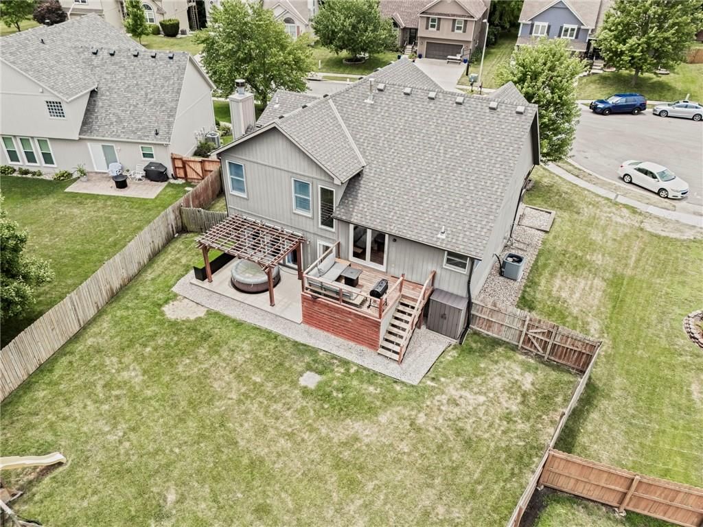 7549 N Tullis Avenue — photo 48