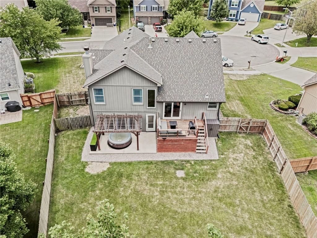 7549 N Tullis Avenue — photo 50