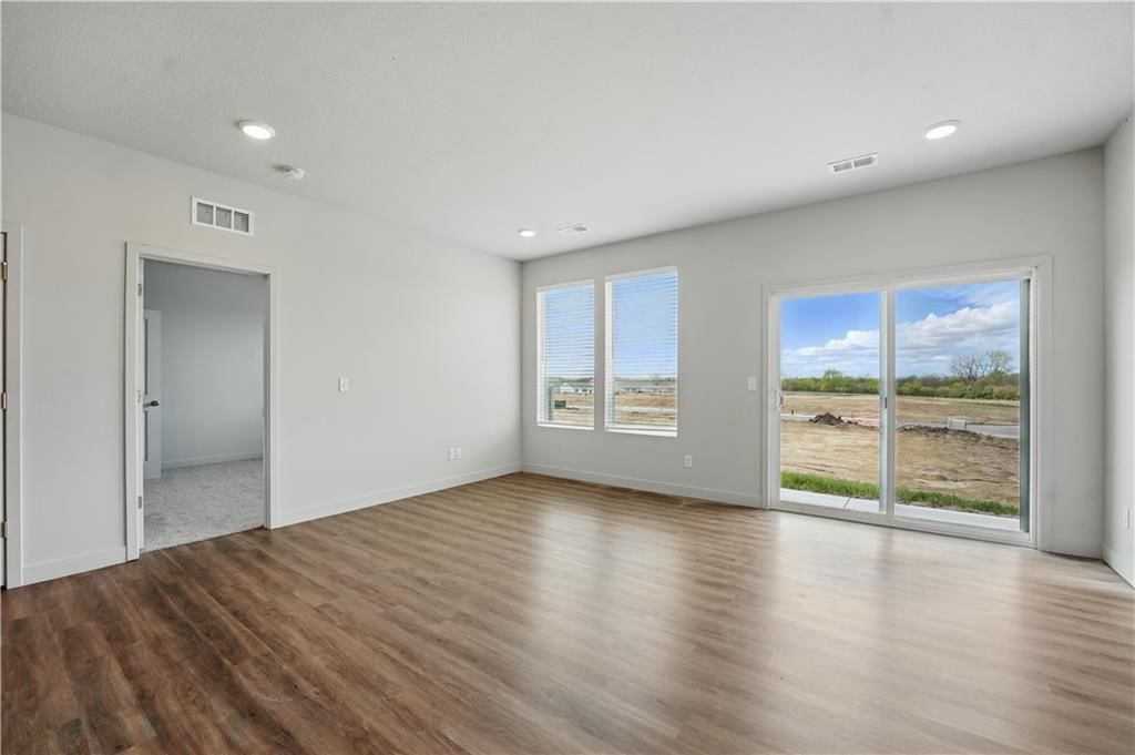 12422 S Acacia Drive — photo 2