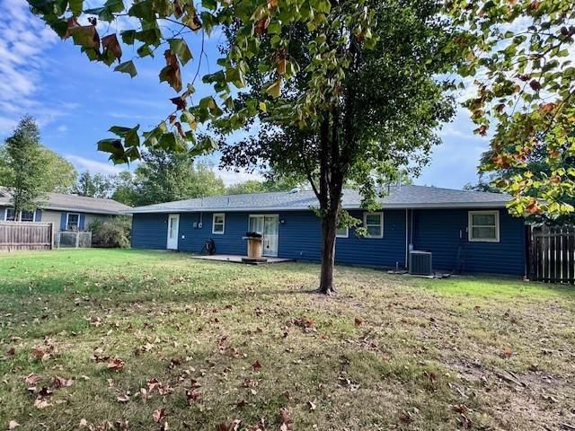 1012 Meadowbrook Road E — photo 17