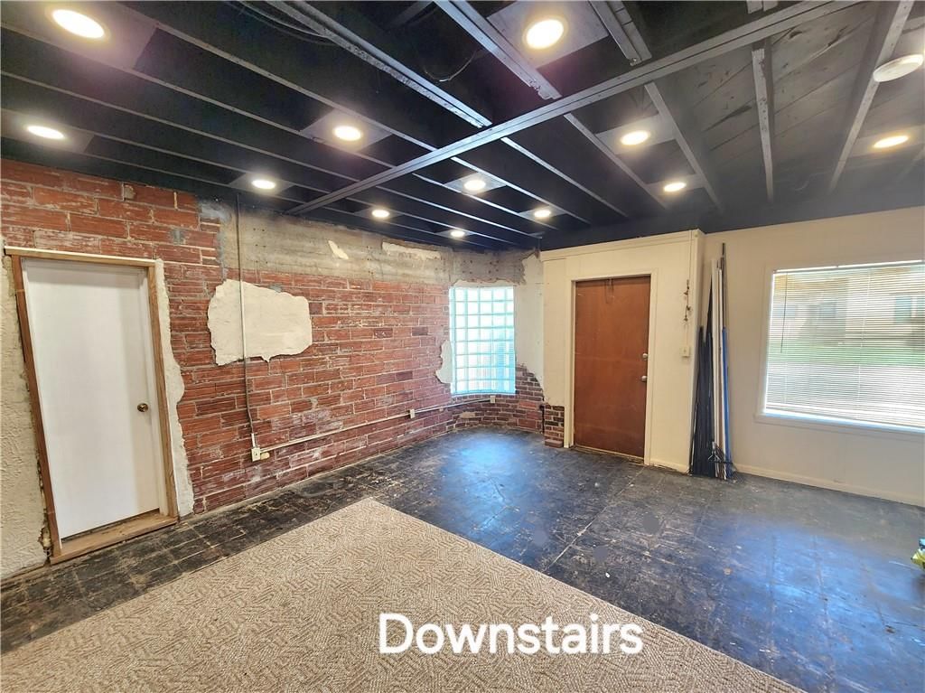114 E Saint John Street — photo 24