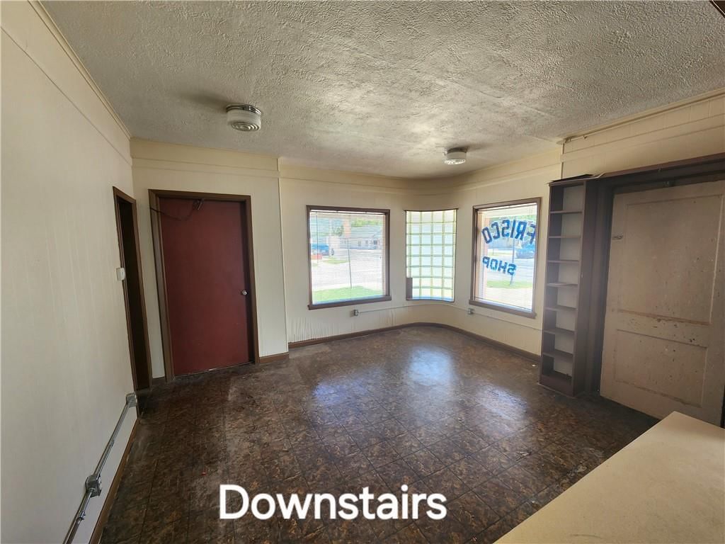 114 E Saint John Street — photo 26