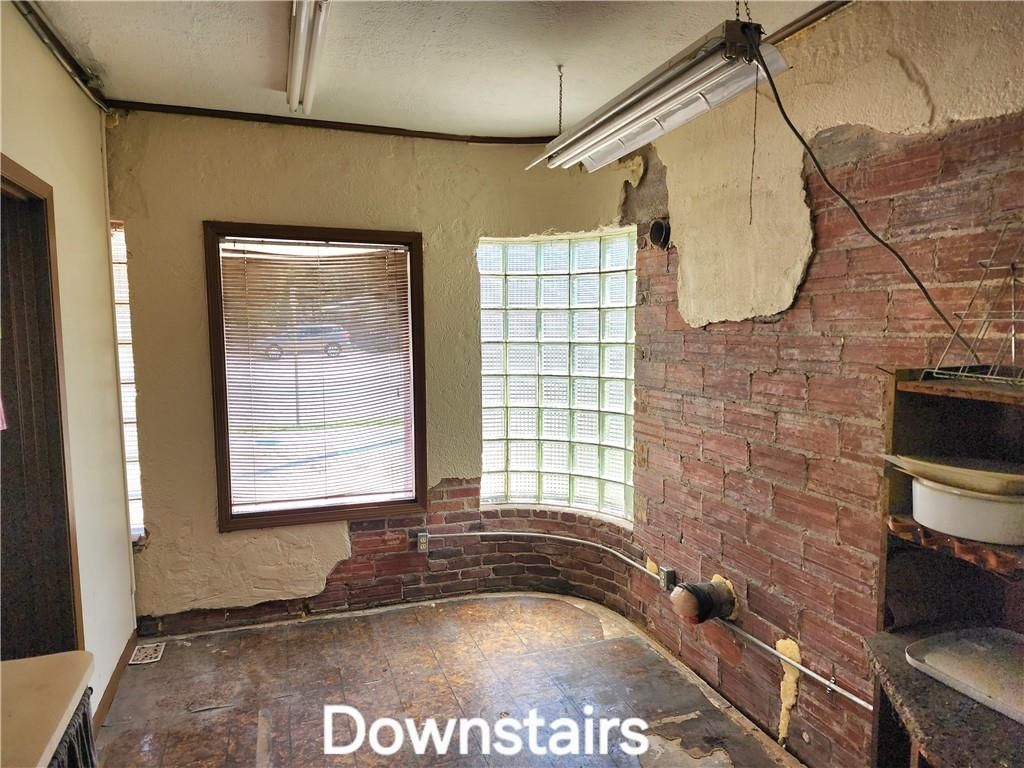 114 E Saint John Street — photo 27
