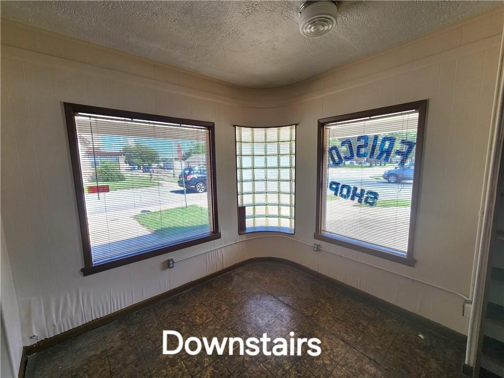114 E Saint John Street — photo 28