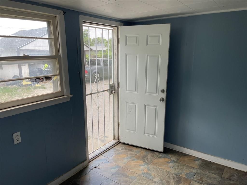 5229 E 8th Street — photo 7