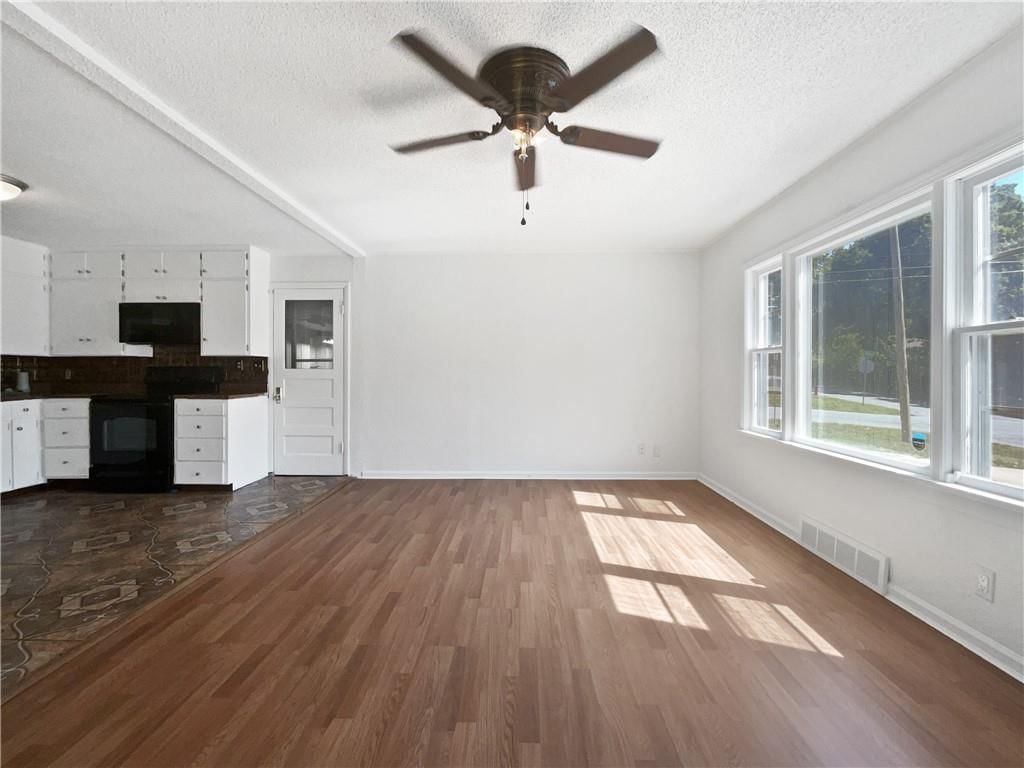 4958 N Lister Avenue — photo 9
