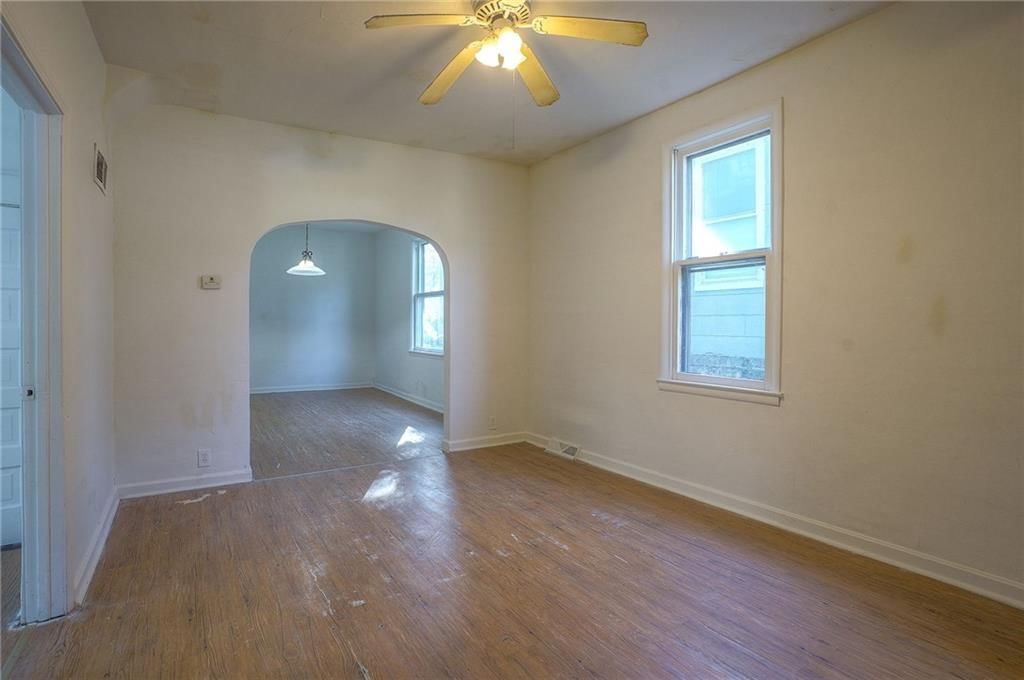 Photo 5 of 35 - 203 N Thorpe Street