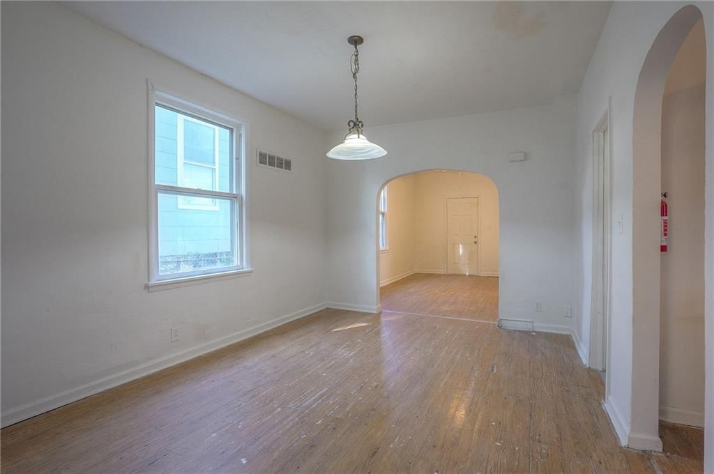 Photo 10 of 35 - 203 N Thorpe Street
