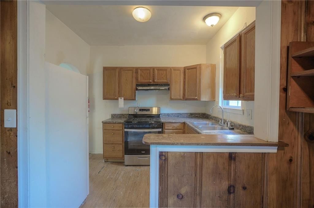 Photo 16 of 35 - 203 N Thorpe Street