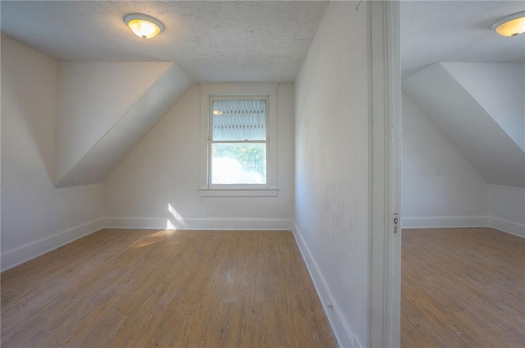 Photo 18 of 35 - 203 N Thorpe Street