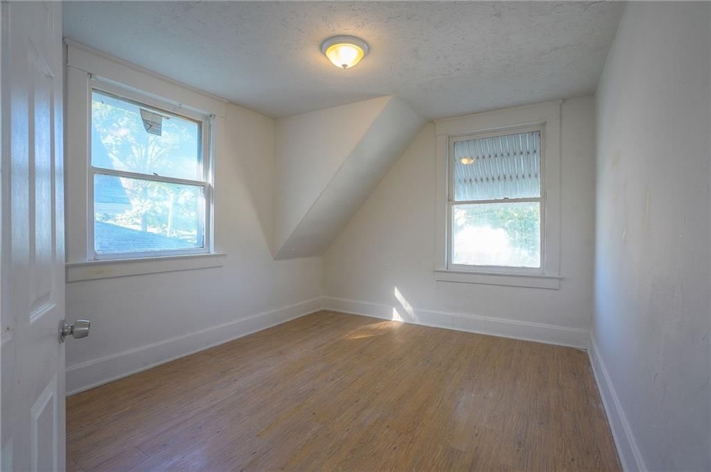 Photo 19 of 35 - 203 N Thorpe Street