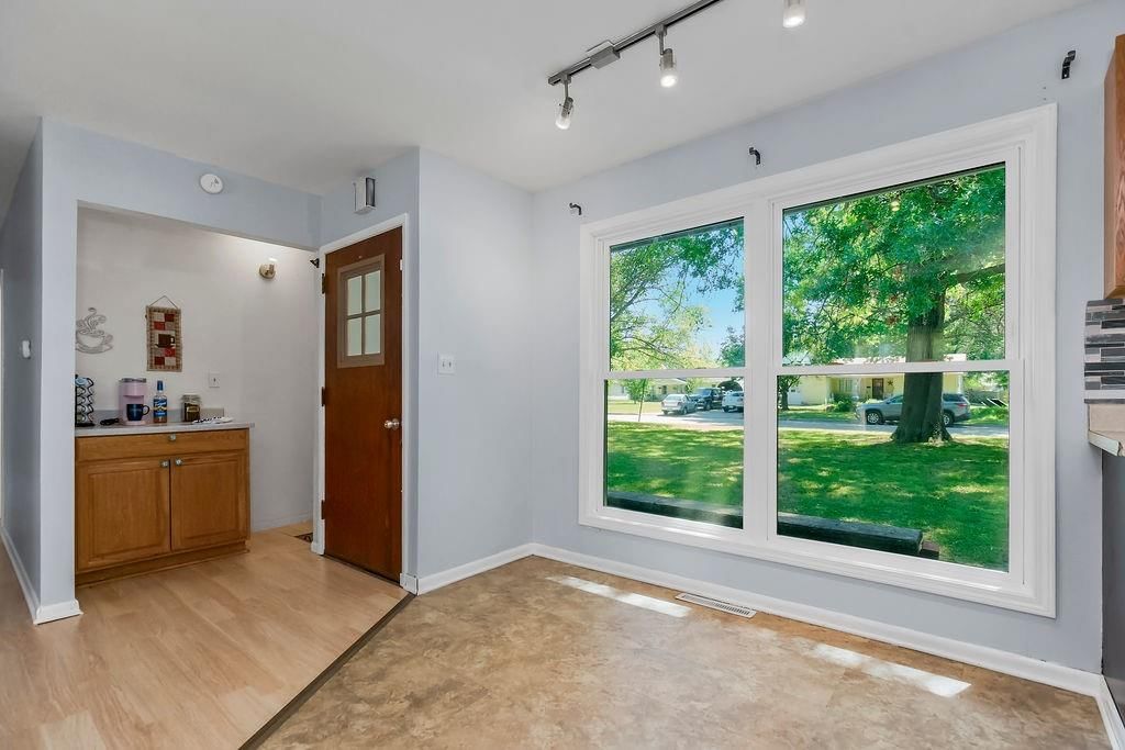 1202 S Willow Street — photo 8