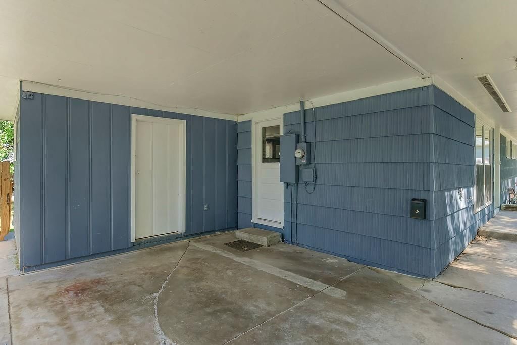 1202 S Willow Street — photo 15