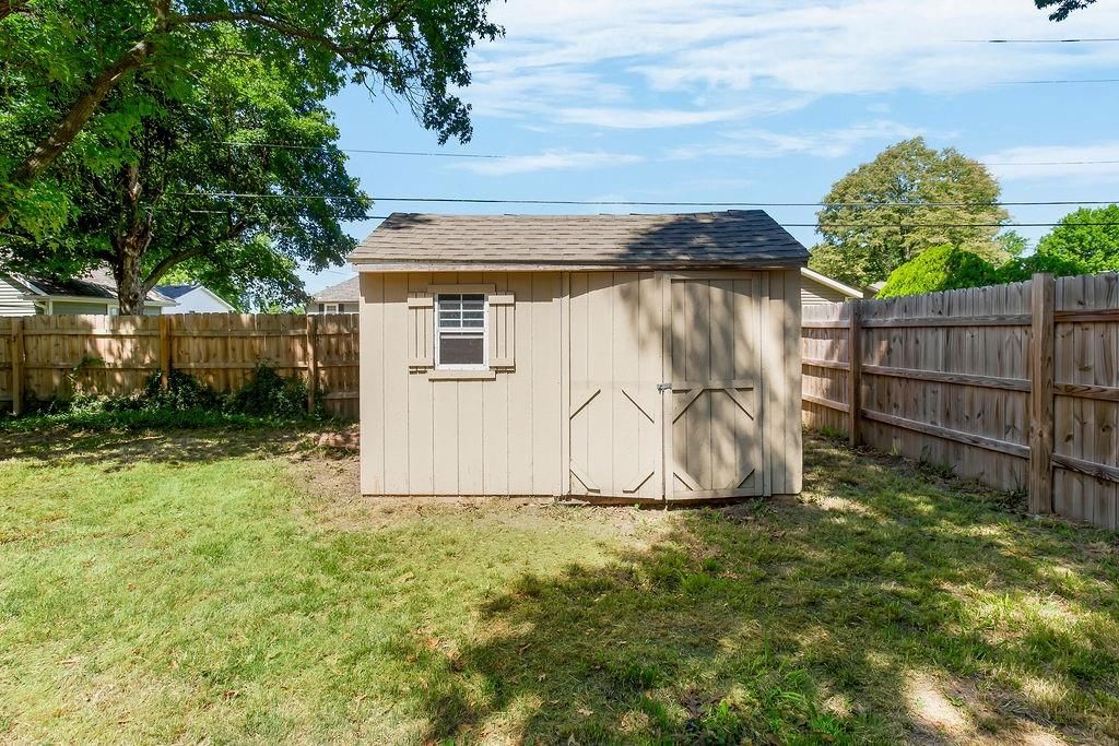 1202 S Willow Street — photo 19