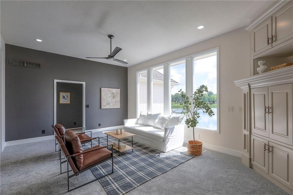 129 SE Chelsea Drive — photo 6