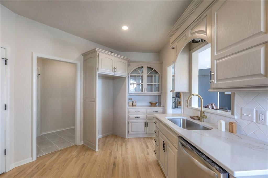 129 SE Chelsea Drive — photo 13