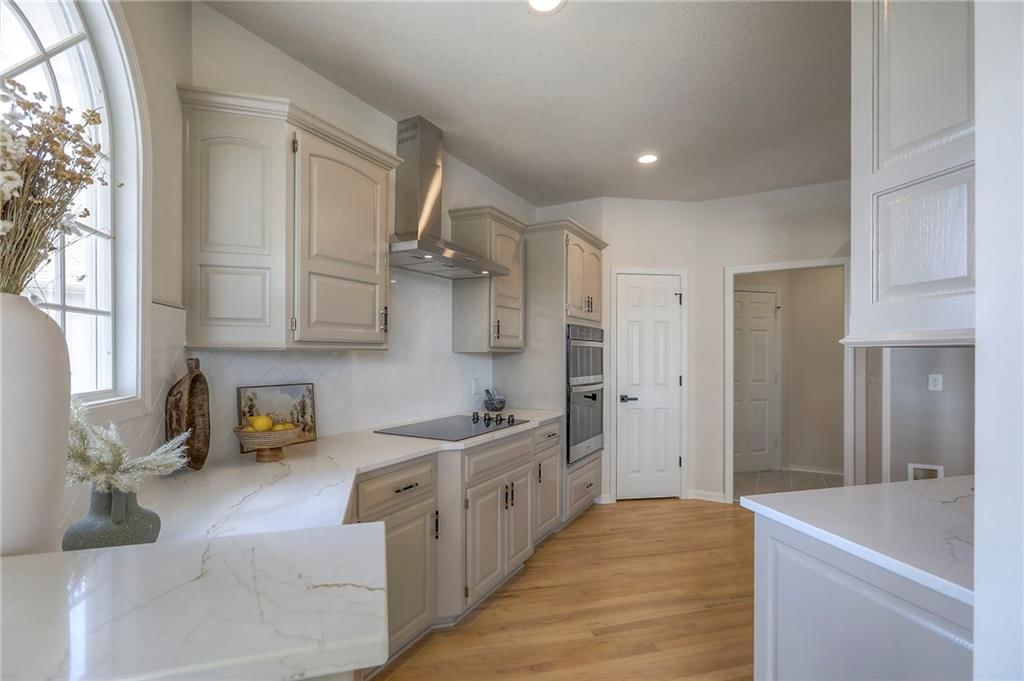 129 SE Chelsea Drive — photo 14