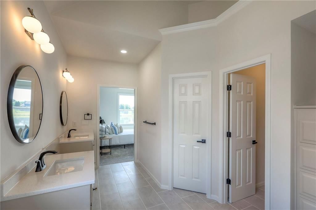 129 SE Chelsea Drive — photo 21