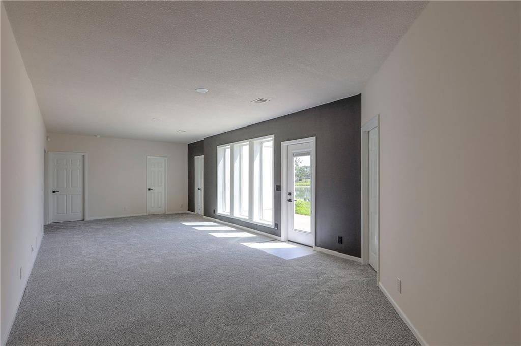 129 SE Chelsea Drive — photo 29