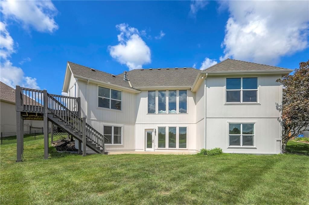 129 SE Chelsea Drive — photo 31