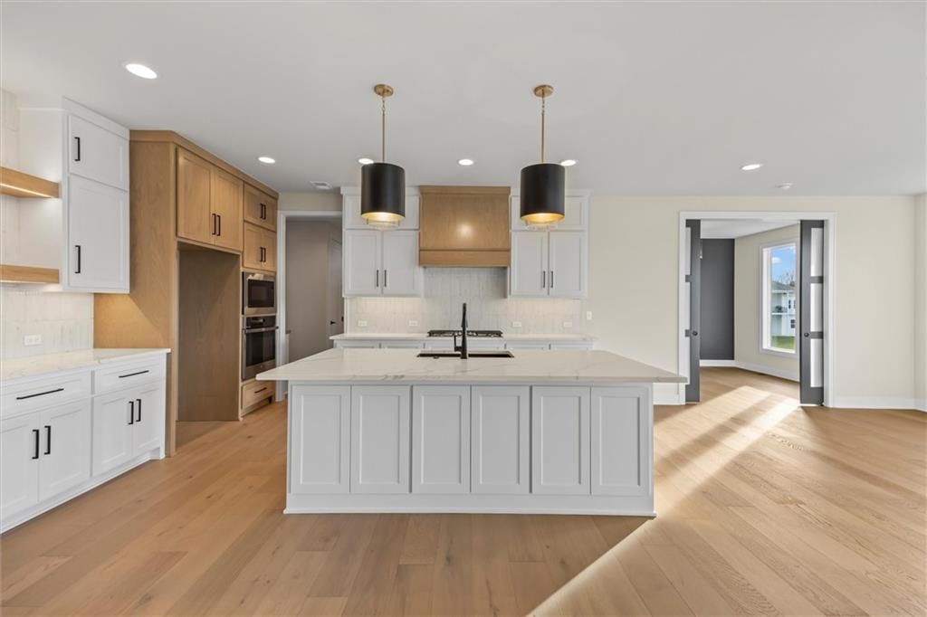 8008 Round Prairie Street — photo 9