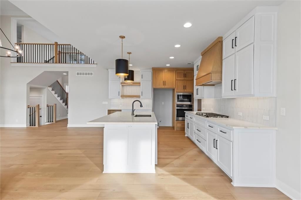 8008 Round Prairie Street — photo 10