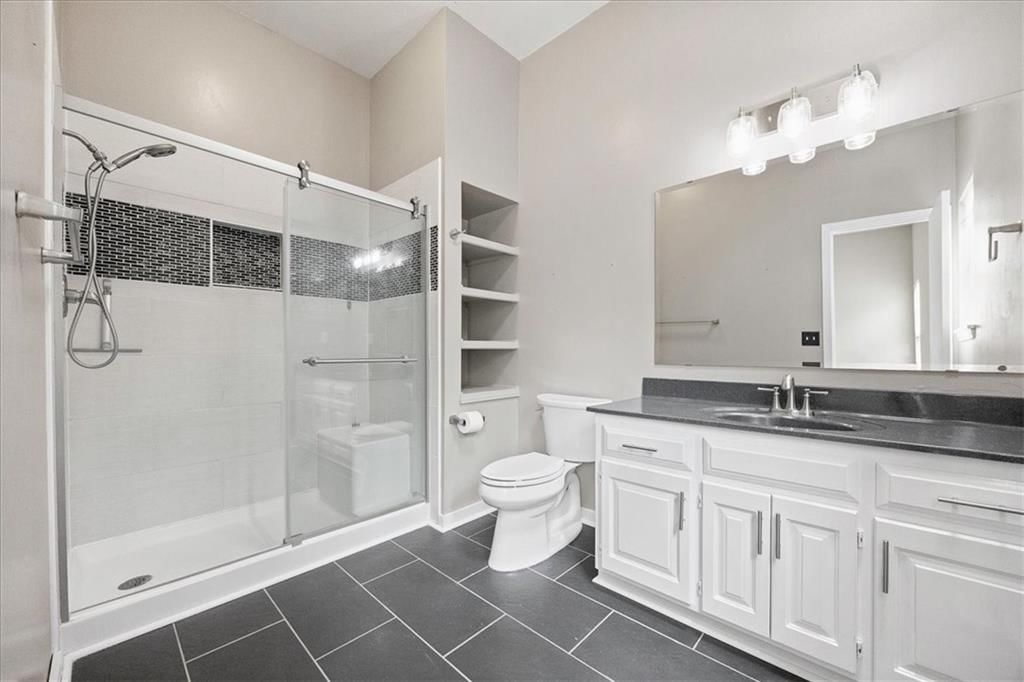 Photo 12 of 32 - 17555 W 111th Court