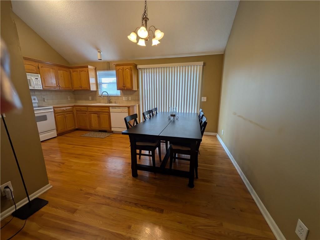 Photo 12 of 29 - 4008 NE 83rd Street