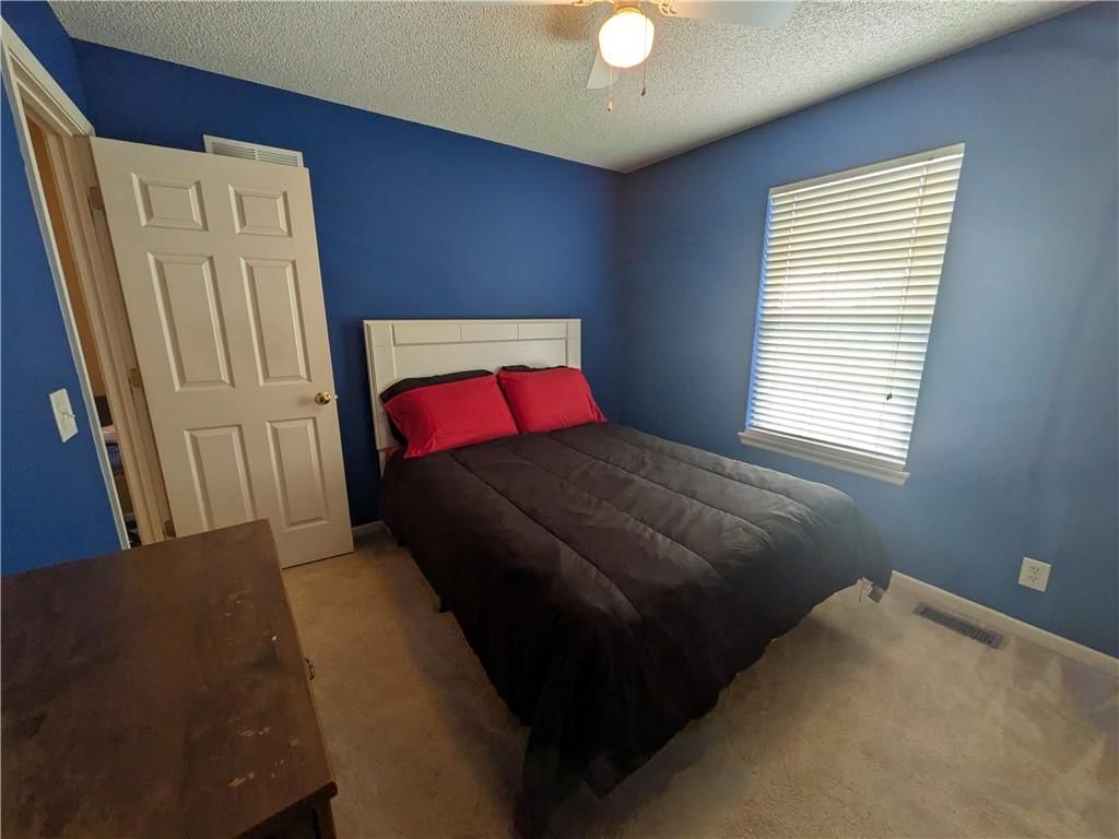 Photo 21 of 29 - 4008 NE 83rd Street