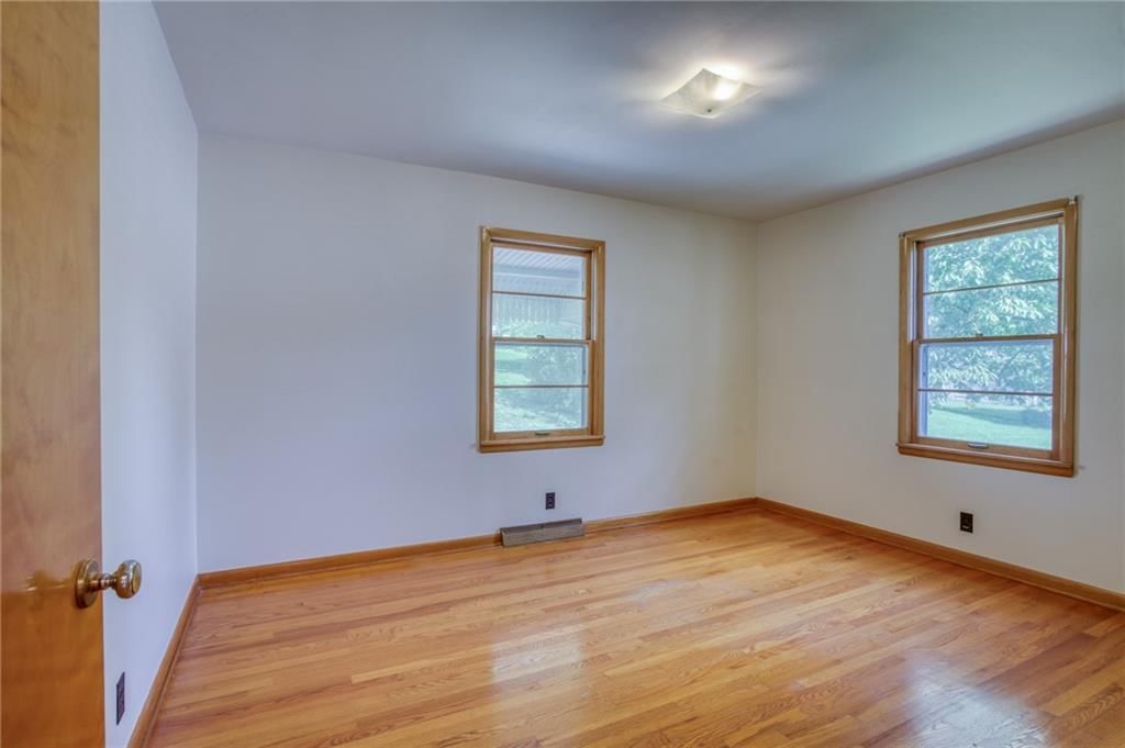 112 S Northern Boulevard — photo 13