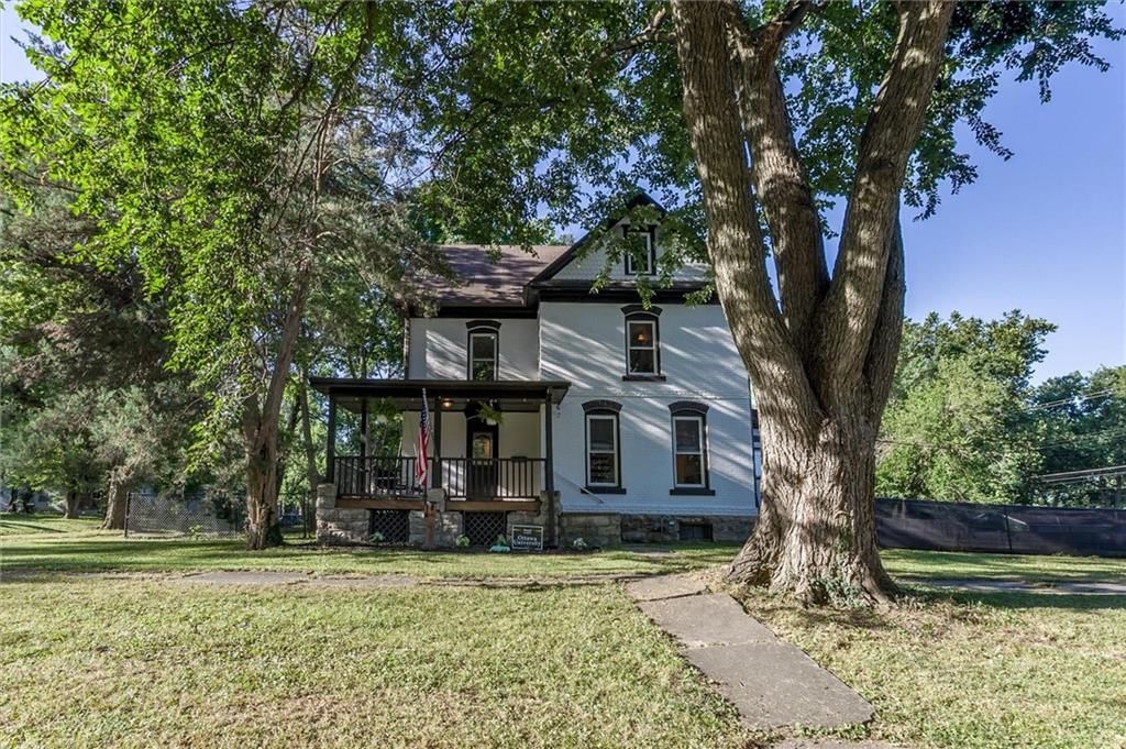 404 S Sycamore Street, Ottawa, KS