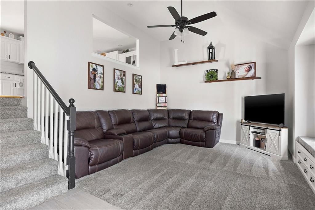 1406 E 2nd Street — photo 3