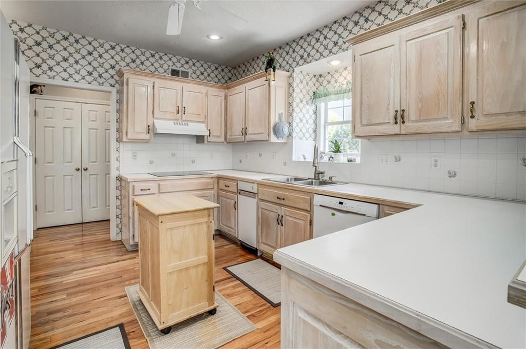 4317 Coachman Drive — photo 13