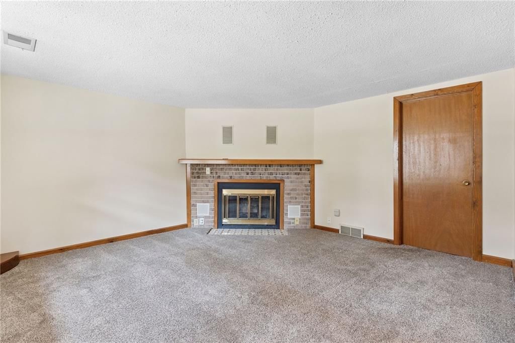 Photo 5 of 35 - 5032 NE 57th Terrace