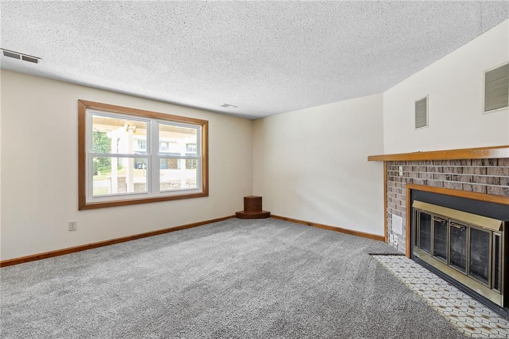 Photo 6 of 35 - 5032 NE 57th Terrace