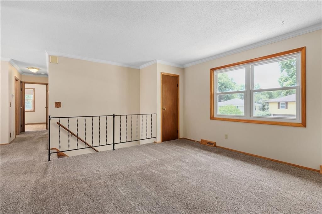 Photo 9 of 35 - 5032 NE 57th Terrace