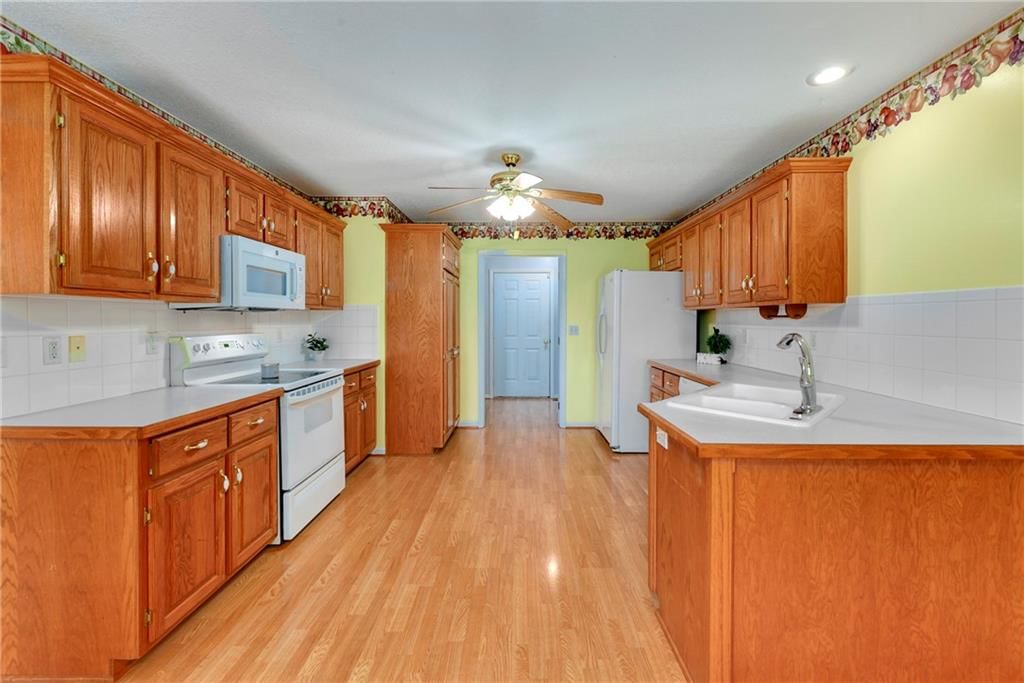 4204 Broadway Terrace — photo 24