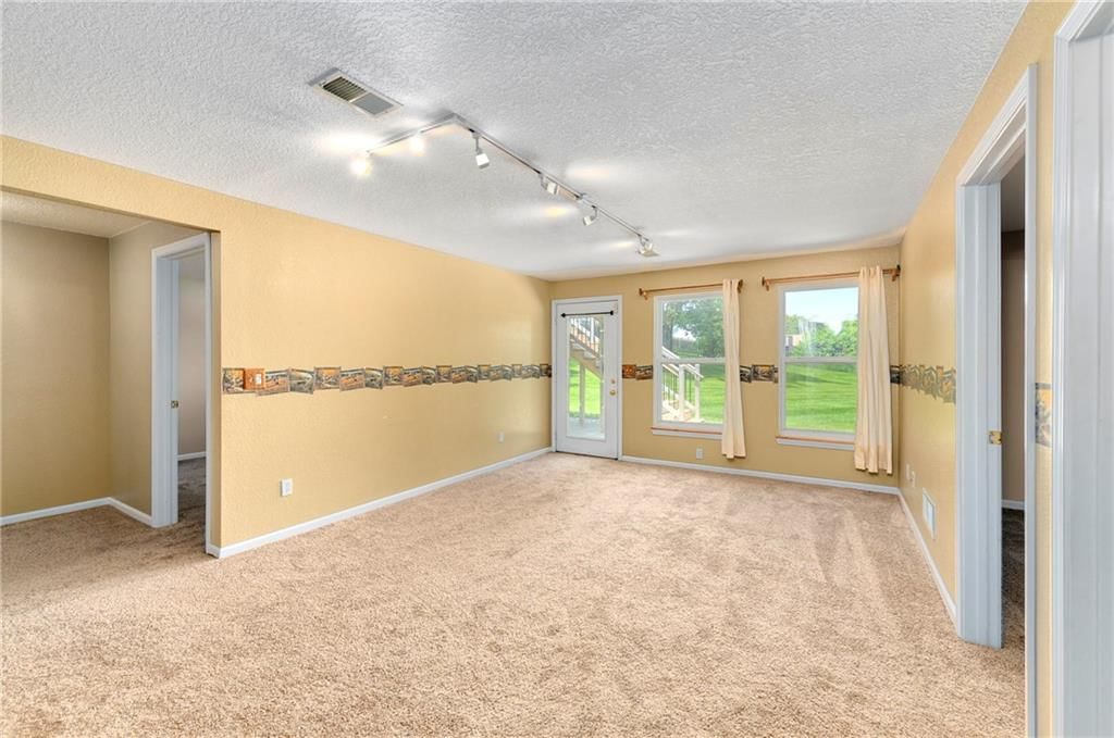 4204 Broadway Terrace — photo 33